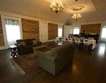 Rogues Harbor Inn Lansing Εξωτερικό φωτογραφία