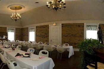 Rogues Harbor Inn Lansing Εξωτερικό φωτογραφία
