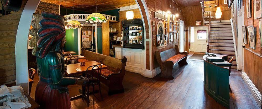 Rogues Harbor Inn Lansing Εξωτερικό φωτογραφία