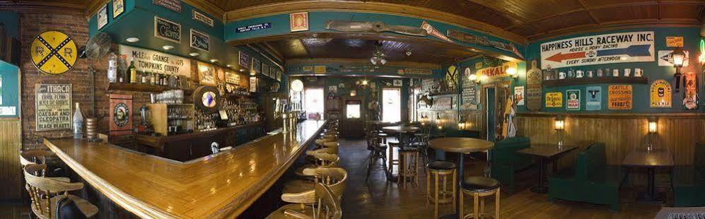 Rogues Harbor Inn Lansing Εξωτερικό φωτογραφία
